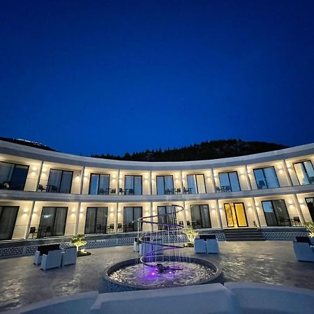 Ebbi Hotel Dhërmi エクステリア 写真