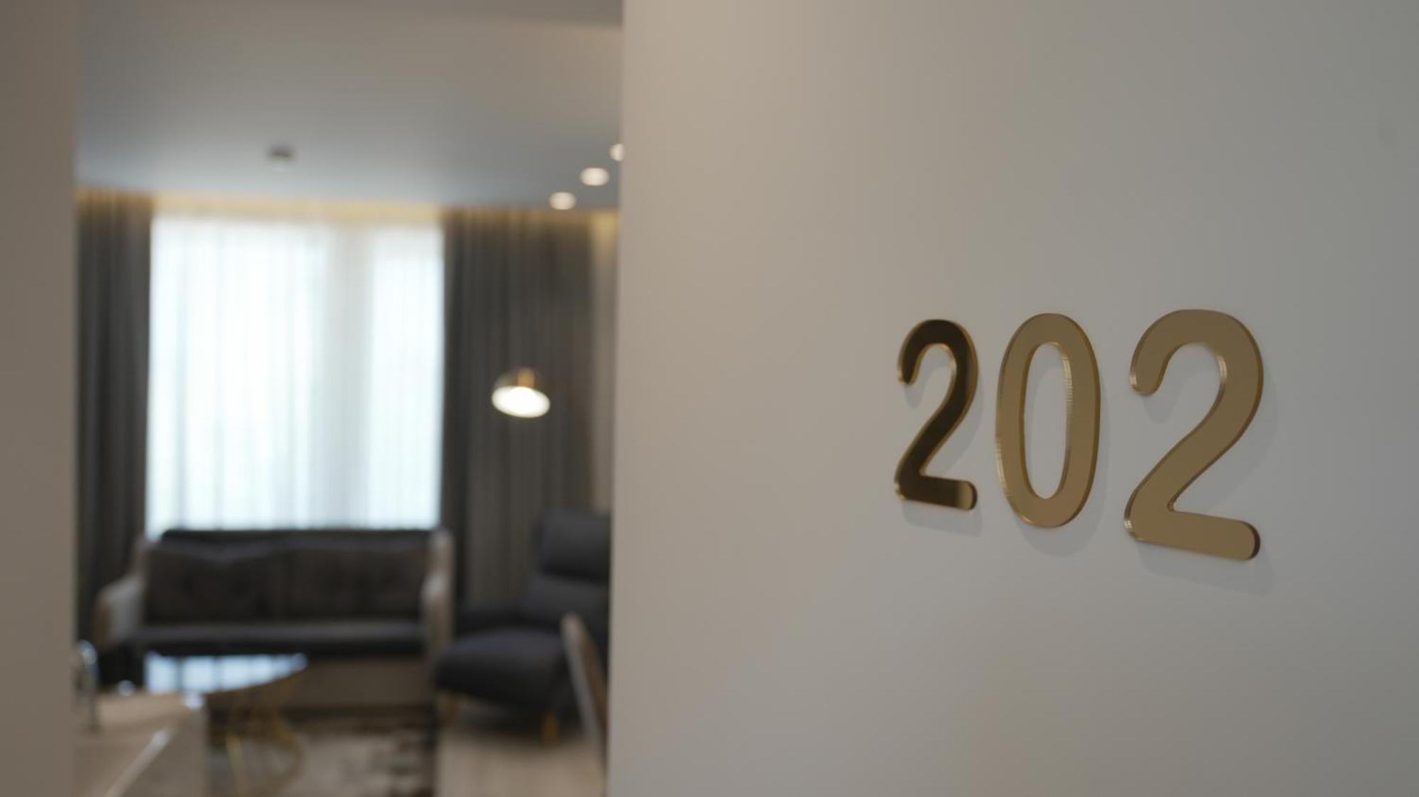 Ebbi Hotel Dhërmi エクステリア 写真